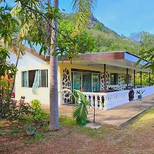 Akivai - Maison De Vacance Ua-pou Marquises , Hakamoui Polinesia Francesa