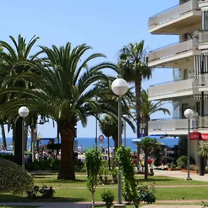 rentalmar-aries-plus.top-hotels-tarragona.com/